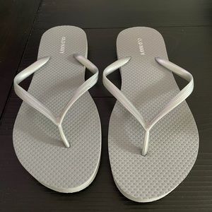 Gray Old navy flip flops